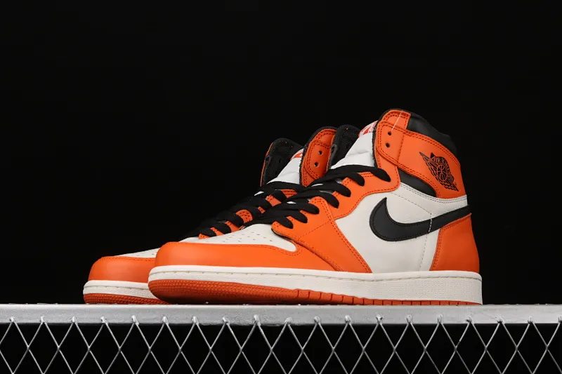 All categories Air Jordan Jordan series basketball shoes Air Jordan 1 High pure original version Air Jordan 1 Retro High OG AJ1 white orange Joe 1 white buckle broken 555088-113